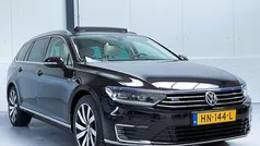 Zwart Gebruikt 2015 VW Passat Highline Stationwagen | € 11.500 (Eerlijke prijs)