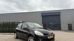 Zwart Gebruikt 2009 Renault Clio II Collection Hatchback | € 1.799 (Goede deal)