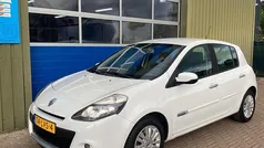 Wit Gebruikt 2010 Renault Clio II Collection Hatchback | € 3.999 (Eerlijke prijs)