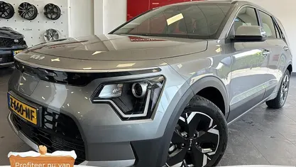 Gebruikt 2024 Kia e-Niro Light SUV | € 32.950 (Eerlijke prijs)