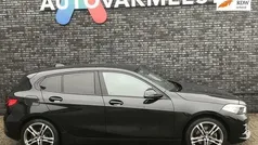 Zwart Gebruikt 2020 BMW 118 Sport Line Hatchback | € 21.750 (Eerlijke prijs)
