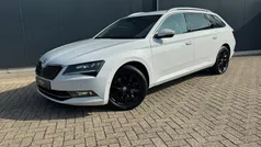 Wit Gebruikt 2017 Skoda Superb Stationwagen | € 19.950 (Goede deal)