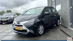 Zwart Gebruikt 2017 Toyota Aygo X-clusiv Hatchback | € 8.950 (Eerlijke prijs)