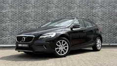 Zwart Gebruikt 2018 Volvo V40 CC Summum Stationwagen | € 20.694 (Goede deal)