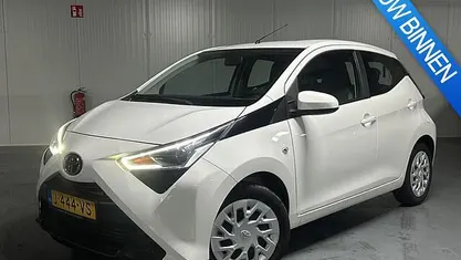 (068) Gebruikt 2020 Toyota Aygo X-play Hatchback | € 11.950 (Eerlijke prijs)
