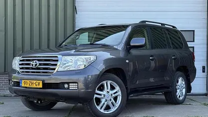 Grijs Gebruikt 2008 Toyota Land Cruiser V8 Executive SUV | € 22.995 (Eerlijke prijs)