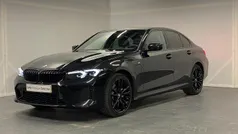 Gebruikt 2024 BMW 330e Shadowline Sedan | € 46.880 (Eerlijke prijs)