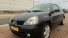 Zwart Gebruikt 2005 Renault Clio II Stationwagen | € 1.650 (Goede deal)