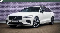 Wit Gebruikt 2022 Volvo V60 R-Design Stationwagen | € 39.899 (Goede deal)