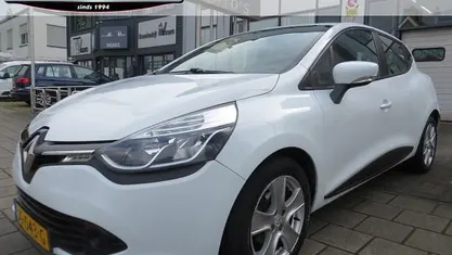 Occasion Renault Clio IV Expression 120 PK (88 kW) 2016 Hatchback