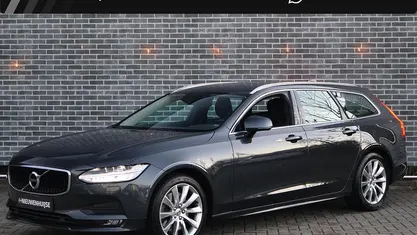 Grijs Gebruikt 2019 Volvo V90 Momentum Stationwagen | € 28.894 (Goede deal)