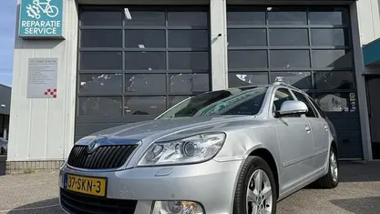Occasion 2011 Skoda Octavia Elegance Stationwagen | € 2.950 (Eerlijke prijs)
