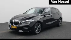 Zwart Gebruikt 2021 BMW 118 Basis Hatchback | € 21.900 (Eerlijke prijs)