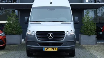 Occasion Mercedes Sprinter 170 PK (125 kW) 2023 Grijs (metallic) Van