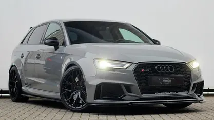 Grijs Gebruikt 2020 Audi RS3 Comfort Sedan | € 49.950 (Goede deal)