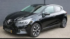 Zwart Gebruikt 2023 Renault Clio V Evolution Hatchback | € 14.945 (Goede deal)