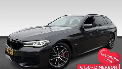 Grijs Occasion 2021 BMW 530e M Sport Stationwagen | € 29.930 (Eerlijke prijs)