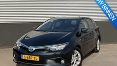 Grijs Gebruikt 2017 Toyota Auris Hybrid Hatchback | € 13.900 (Eerlijke prijs)