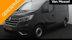 Noir midnight Gebruikt 2023 Renault Trafic Komfort Van | € 22.430 (Goede deal)