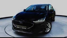 Zwart Gebruikt 2022 Ford Focus Hatchback | € 17.945 (Eerlijke prijs)