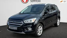 Zwart Gebruikt 2017 Ford Kuga ST-Line SUV | € 15.850 (Eerlijke prijs)
