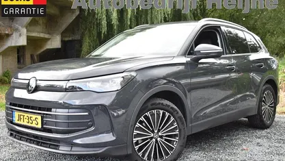 Grijs Gebruikt 2024 VW Tiguan Edition SUV | € 39.745 (Super prijs)
