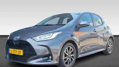 Grijs Gebruikt 2021 Toyota Yaris Hybrid Hatchback | € 19.430 (Eerlijke prijs)