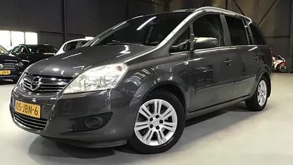 Grijs Gebruikt 2009 Opel Zafira Cosmo MPV | € 3.699 (Eerlijke prijs)