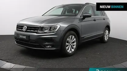 Grijs Gebruikt 2020 VW Tiguan Comfortline SUV | € 24.695 (Super prijs)
