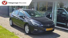 Zwart Gebruikt 2019 Opel Astra Edition Hatchback | € 14.950 (Eerlijke prijs)