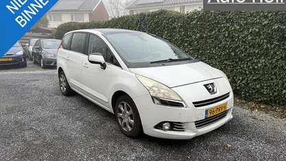 Wit Gebruikt 2011 Peugeot 5008 MPV | € 5.745 (Eerlijke prijs)