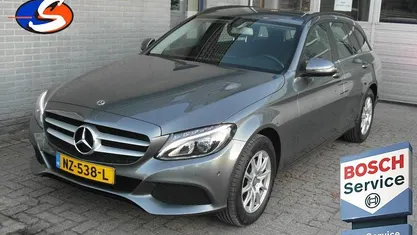 Grijs, metallic lak Gebruikt 2017 Mercedes C160 Premium Coupé | € 16.750 (Eerlijke prijs)