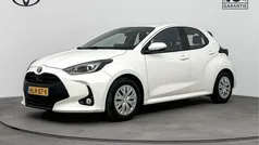 Wit Gebruikt 2022 Toyota Yaris Active Hatchback | € 20.945 (Eerlijke prijs)