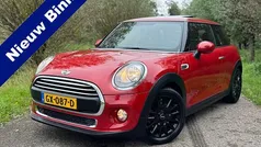 Rood, metallic lak Gebruikt 2015 Mini ONE Business Hatchback | € 13.444 (Eerlijke prijs)