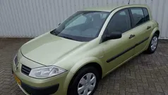 Groen Gebruikt 2003 Renault Mégane II Expression Hatchback | € 995