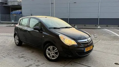 Zwart Occasion 2012 Opel Corsa Business Edition Hatchback | € 1.950 (Goede deal)