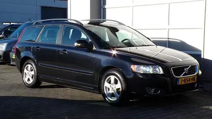 Zwart Occasion 2009 Volvo V50 Kinetic Stationwagen | € 4.950 (Goede deal)