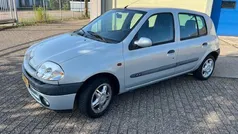 Gebruikt 2000 Renault Clio II Hatchback | € 999 (Eerlijke prijs)