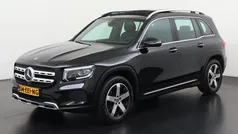 Cosmos black metallic finish (191u) Gebruikt 2021 Mercedes GLB200 Business SUV | € 39.945 (Eerlijke prijs)