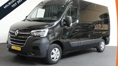 Zwart Gebruikt 2023 Renault Master Van | € 26.490 (Eerlijke prijs)