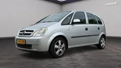 Grijs Gebruikt 2004 Opel Meriva MPV | € 1.999 (Eerlijke prijs)