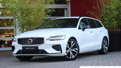 Occasion 2020 Volvo V60 R-Design Stationwagen | € 31.895 (Eerlijke prijs)