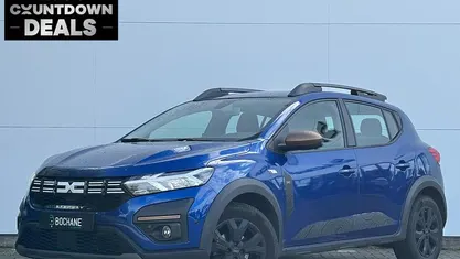 Blauw Gebruikt 2023 Dacia Sandero Stepway Hatchback | € 16.195 (Eerlijke prijs)