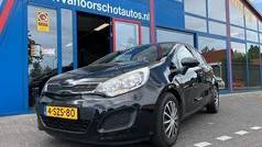 Zwart Gebruikt 2014 Kia Rio Comfort Hatchback | € 6.950 (Goede deal)
