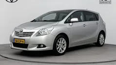 Ultra silver metallic (licht grijs metallic) Gebruikt 2012 Toyota Verso Business Edition MPV | € 13.945 (Eerlijke prijs)