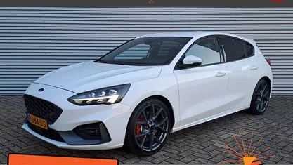 Wit Gebruikt 2022 Ford Focus ST Hatchback | € 33.995 (Eerlijke prijs)