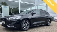 Zwart Gebruikt 2023 Ford Focus ST-Line Stationwagen | € 25.990 (Eerlijke prijs)