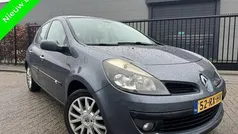 Gebruikt 2005 Renault Clio II Dynamique Hatchback | € 1.899 (Eerlijke prijs)