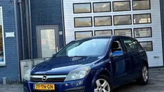 Blauw Gebruikt 2006 Opel Astra Edition Hatchback | € 1.495 (Eerlijke prijs)