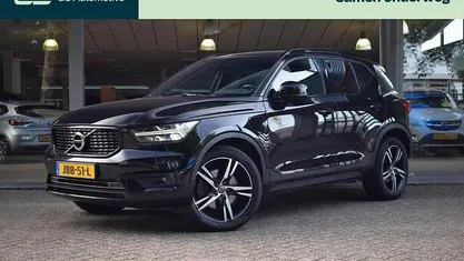 Zwart Occasion 2021 Volvo XC40 R-Design SUV | € 30.398 (Eerlijke prijs)